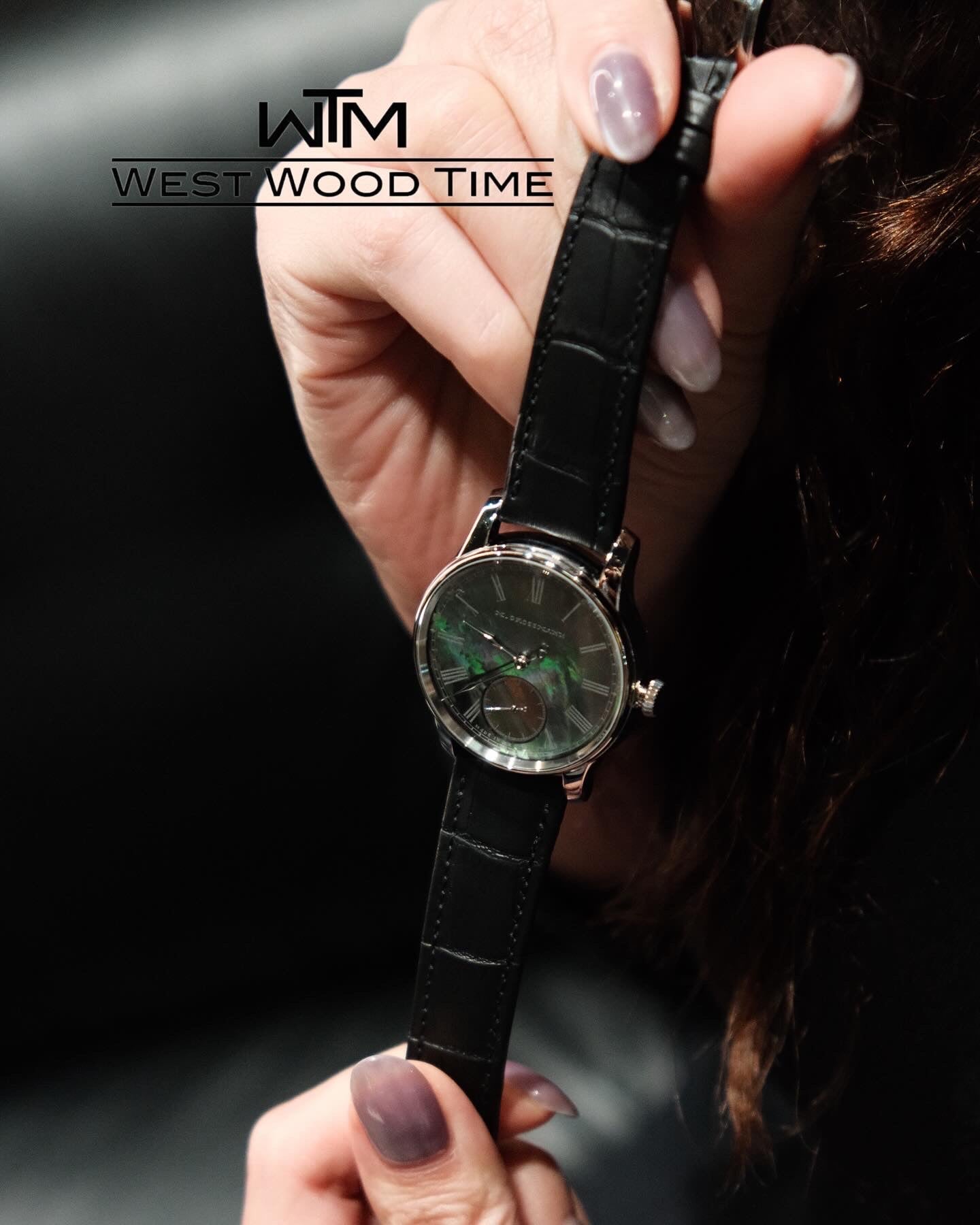 Moritz Grossmann 37 Roman|Exclusive to west wood time
