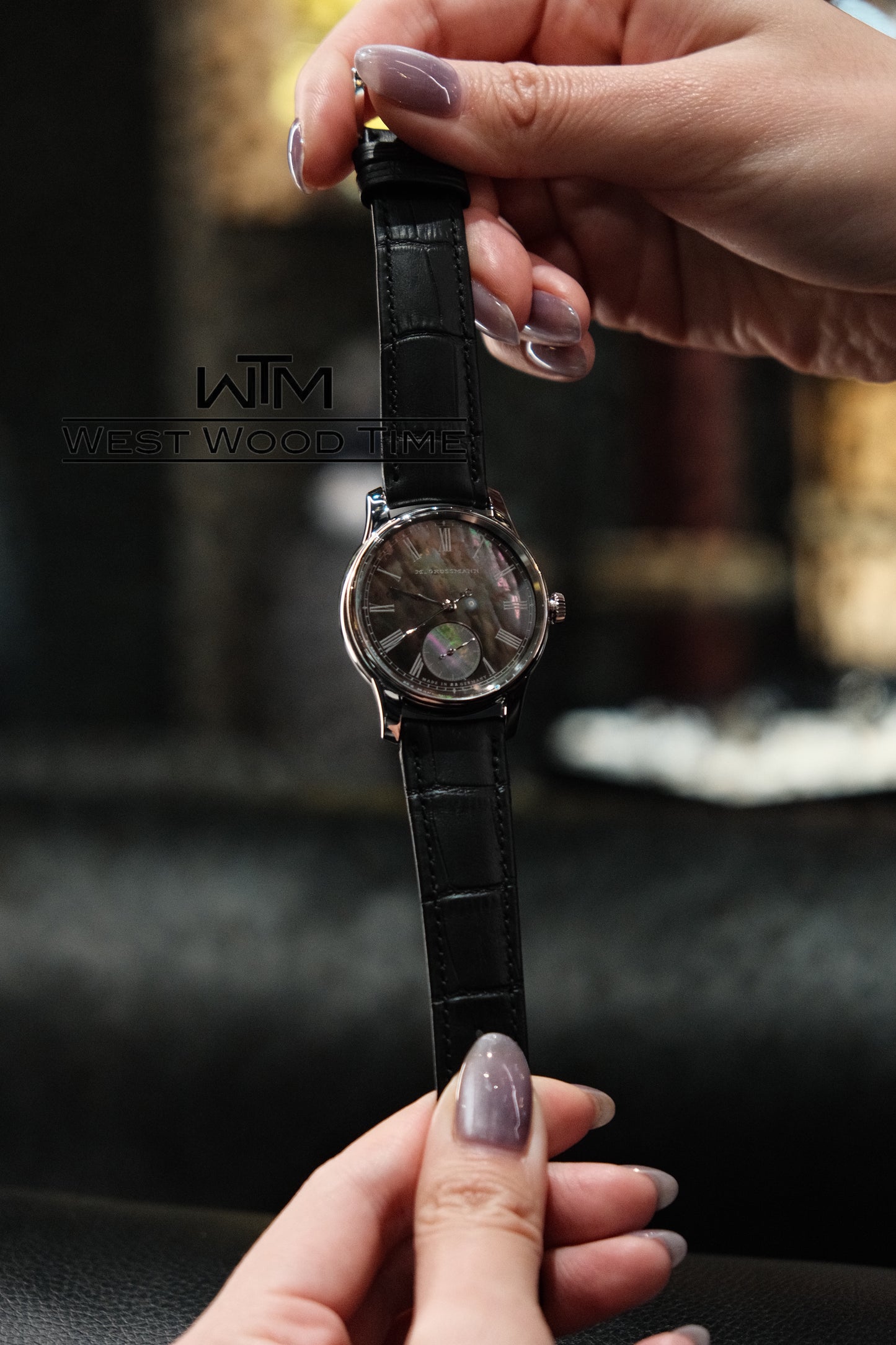 Moritz Grossmann 37 Roman|Exclusive to west wood time